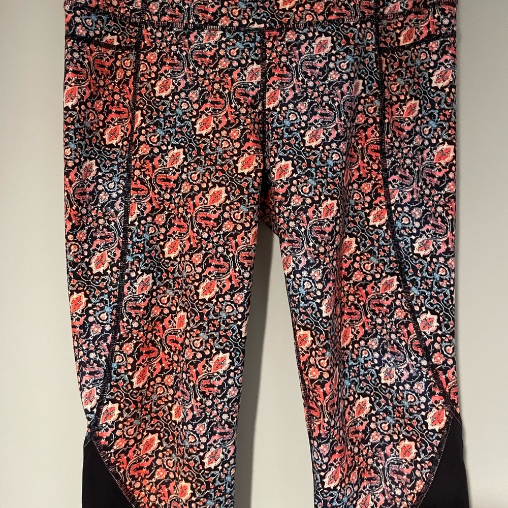 Athleta 3/4 length yoga pants